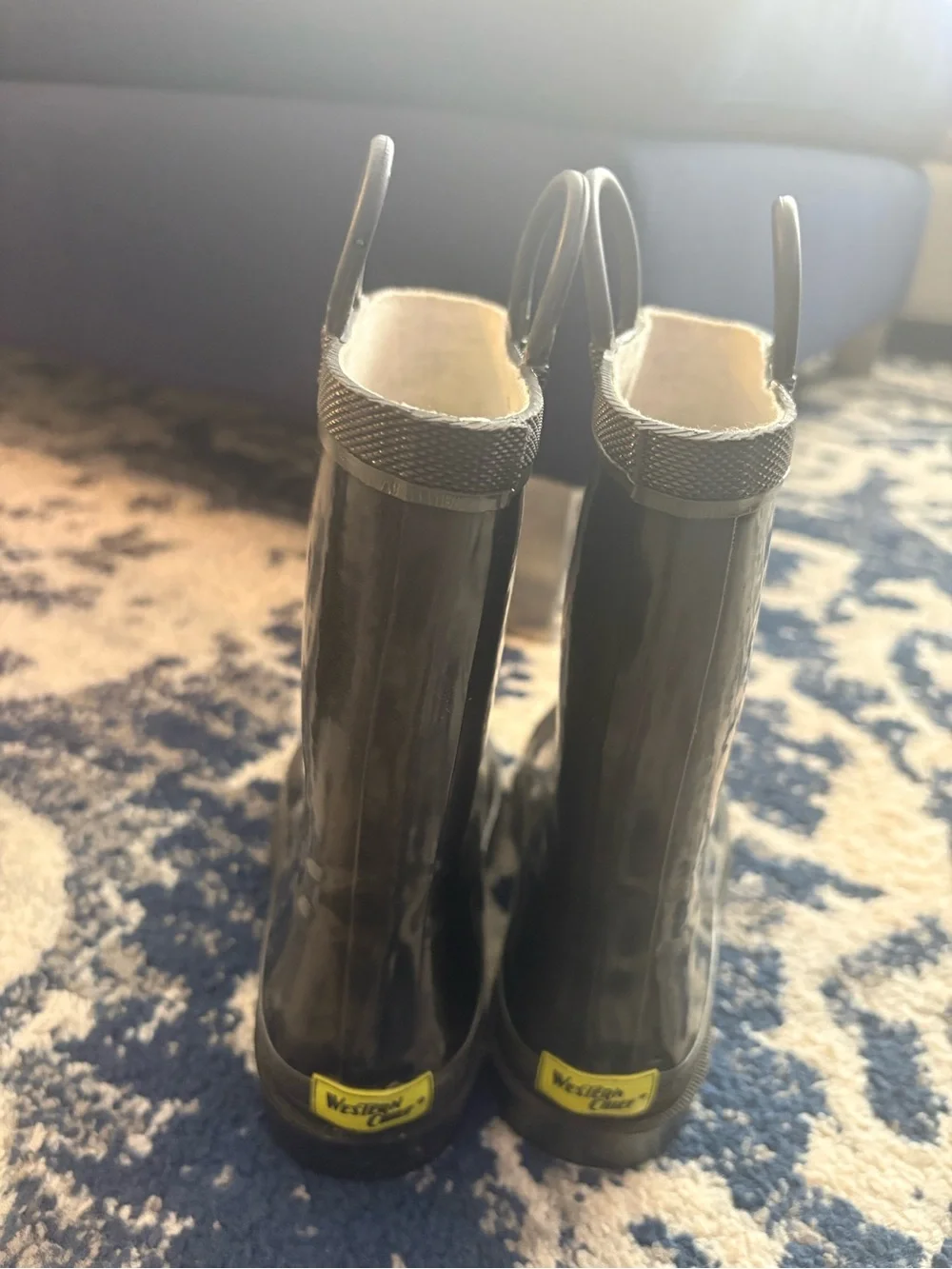 Black Girls’ Glossy Rain Boots with Pull Tabs